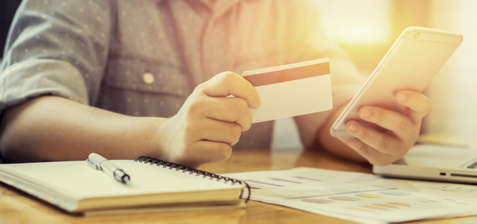 Is It Better To Pay Off Your Credit Card Or Keep A Balance?